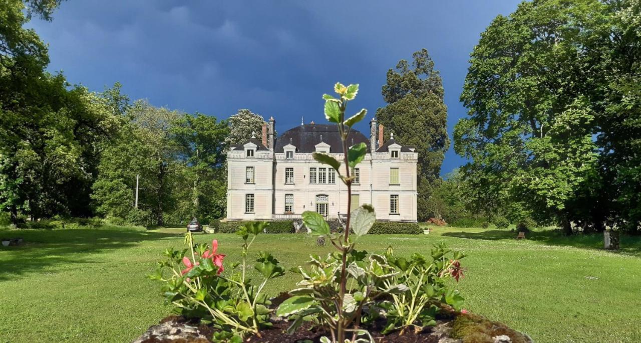 Le Chateau Du Breuil Mazières-de-Touraine Exteriör bild